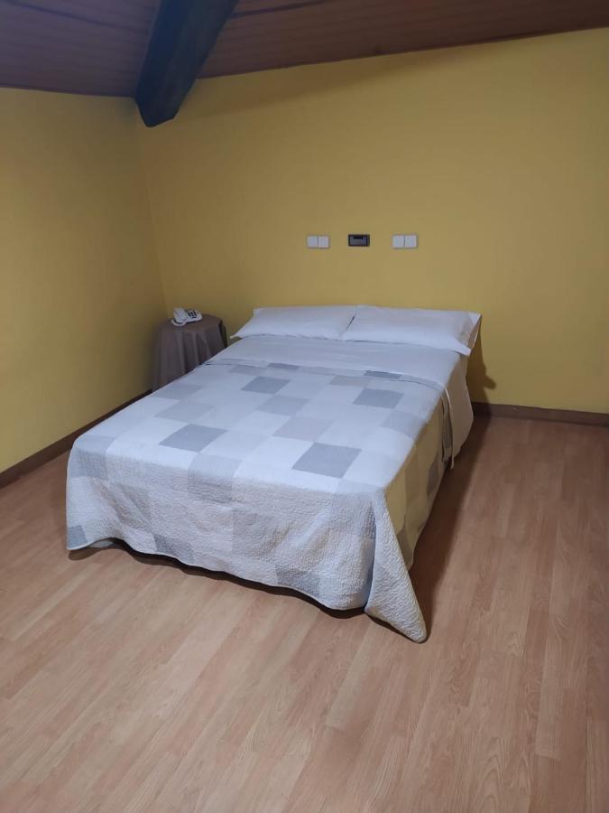 Hostal Oricáin Exterior foto